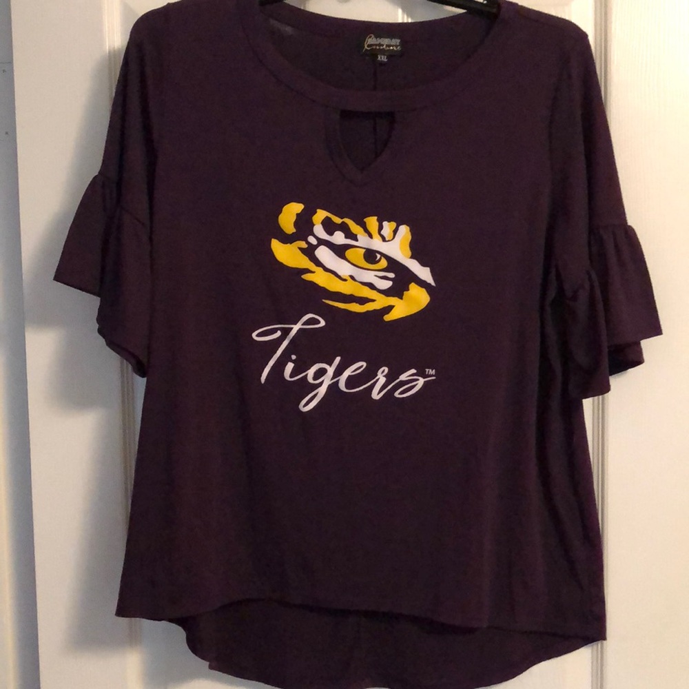 Game day Tigers fan size XXL shirt with ruffled sleeves and key hole neckline
